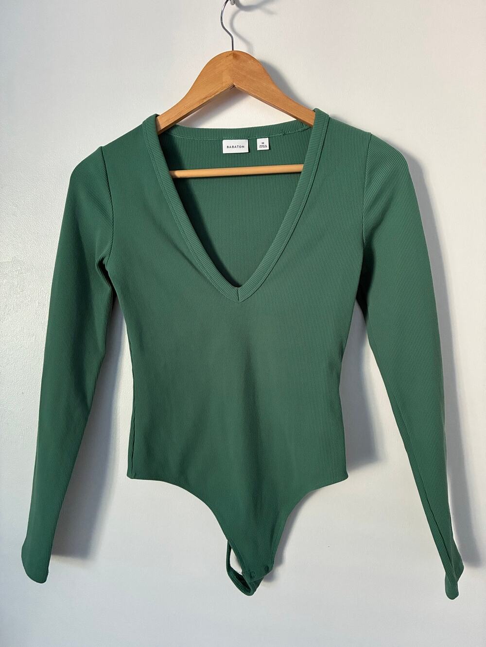 Babaton Emerald Green Long Sleeve Body Suit Ribbed V-neck Size M